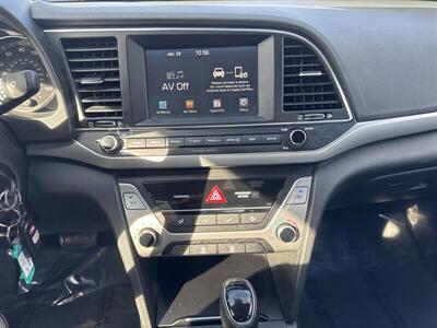 2018 Hyundai ELANTRA SEL   - Photo 8 - Pittsburg, CA 94565-2812