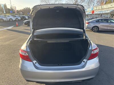 2016 Toyota Camry SE   - Photo 19 - Pittsburg, CA 94565-2812