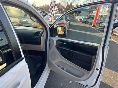 2017 Dodge Grand Caravan SE   - Photo 29 - Pittsburg, CA 94565-2812