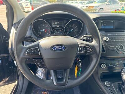 2017 Ford Focus SE   - Photo 5 - Pittsburg, CA 94565-2812