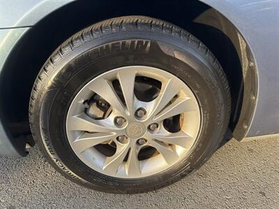 2004 Toyota Camry LE V6 - Photo 9 - Pittsburg, CA 94565-2812