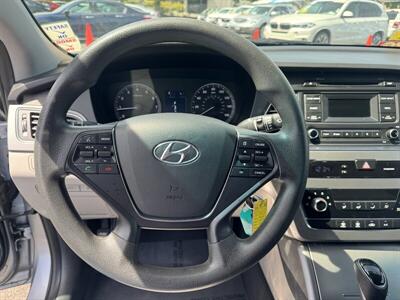 2017 Hyundai SONATA SE   - Photo 5 - Pittsburg, CA 94565-2812