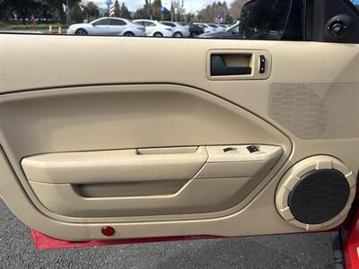 2006 Ford Mustang V6 Deluxe   - Photo 9 - Pittsburg, CA 94565-2812