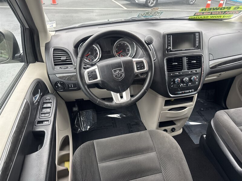 2017 Dodge Grand Caravan SE  