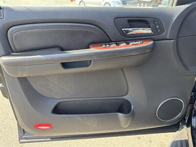 2009 Cadillac Escalade   - Photo 12 - Pittsburg, CA 94565-2812