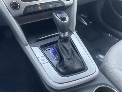 2018 Hyundai ELANTRA SEL   - Photo 9 - Pittsburg, CA 94565-2812