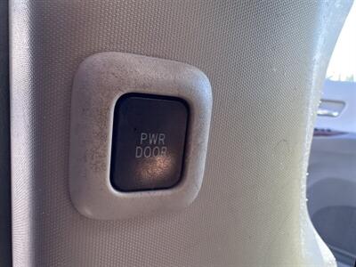 2013 Toyota Sienna XLE 8-Passenger - Photo 19 - Pittsburg, CA 94565-2812