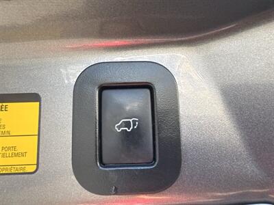 2013 Toyota Sienna XLE 8-Passenger - Photo 25 - Pittsburg, CA 94565-2812