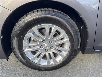 2013 Toyota Sienna XLE 8-Passenger - Photo 15 - Pittsburg, CA 94565-2812