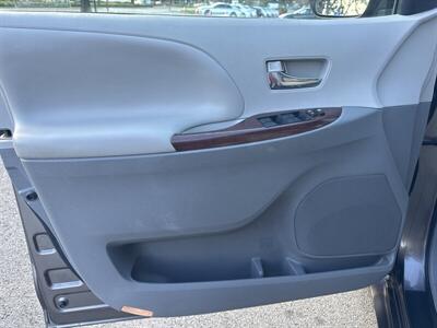 2013 Toyota Sienna XLE 8-Passenger - Photo 13 - Pittsburg, CA 94565-2812