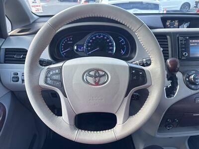 2013 Toyota Sienna XLE 8-Passenger - Photo 5 - Pittsburg, CA 94565-2812