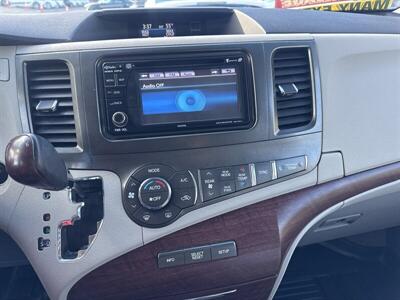 2013 Toyota Sienna XLE 8-Passenger - Photo 9 - Pittsburg, CA 94565-2812