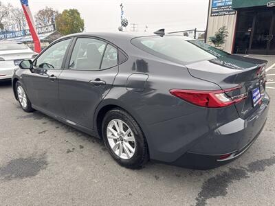 2025 Toyota Camry LE - Photo 19 - Pittsburg, CA 94565-2812