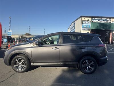 2018 Toyota RAV4 XLE   - Photo 14 - Pittsburg, CA 94565-2812