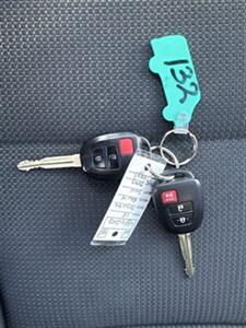 2018 Toyota RAV4 XLE   - Photo 25 - Pittsburg, CA 94565-2812