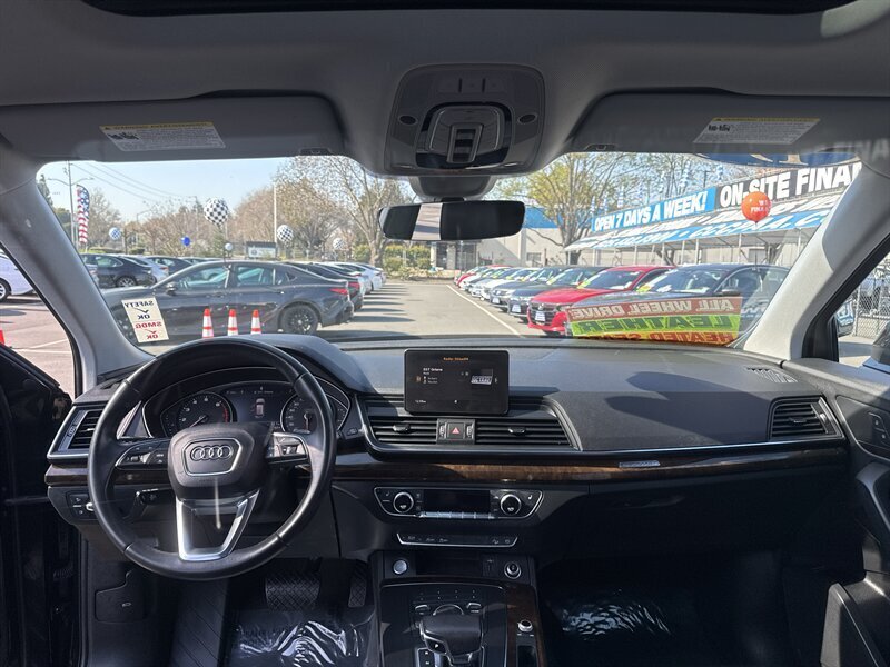 2019 Audi Q5 quattro Premium 45 T  