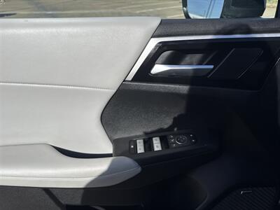 2025 Mitsubishi Outlander SE   - Photo 11 - Dallas, TX 75252