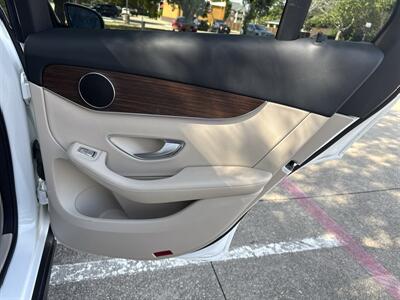 2022 Mercedes-Benz GLC GLC 300   - Photo 13 - Dallas, TX 75252