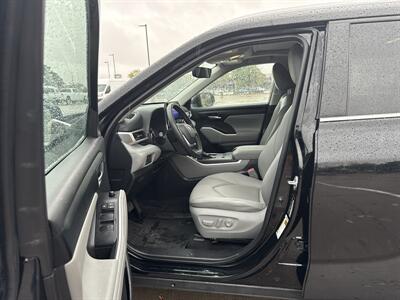 2024 Toyota Highlander XLE   - Photo 18 - Dallas, TX 75252