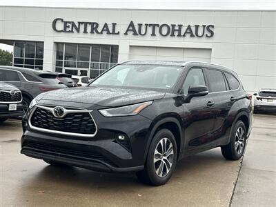 2024 Toyota Highlander XLE   - Photo 1 - Dallas, TX 75252