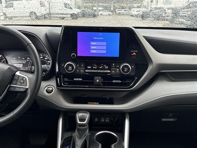 2024 Toyota Highlander XLE   - Photo 27 - Dallas, TX 75252