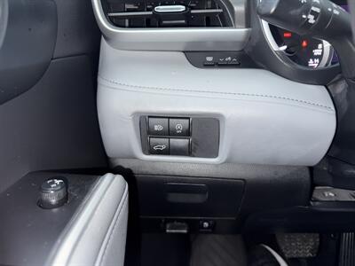 2024 Toyota Highlander XLE   - Photo 29 - Dallas, TX 75252