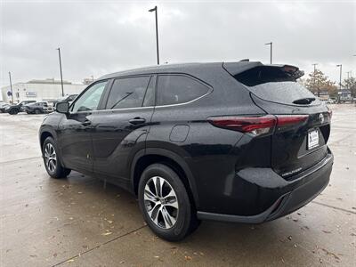 2024 Toyota Highlander XLE   - Photo 5 - Dallas, TX 75252