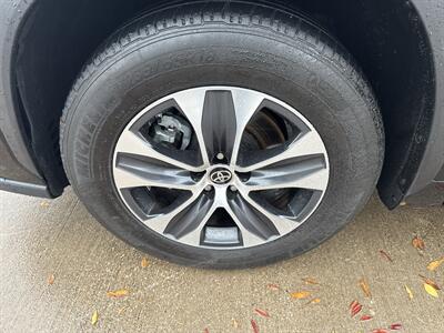 2024 Toyota Highlander XLE   - Photo 44 - Dallas, TX 75252