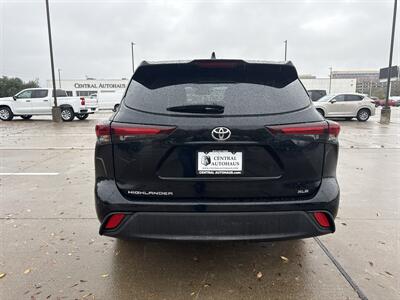 2024 Toyota Highlander XLE   - Photo 6 - Dallas, TX 75252