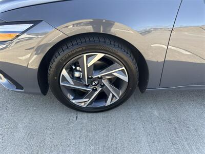 2025 Hyundai ELANTRA Limited   - Photo 40 - Dallas, TX 75252