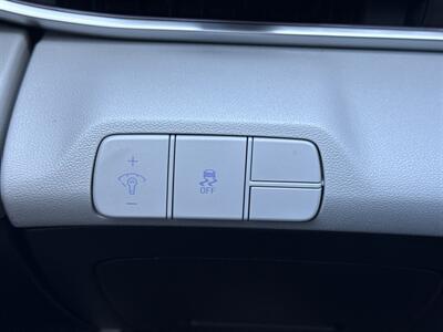 2025 Hyundai ELANTRA Limited   - Photo 33 - Dallas, TX 75252
