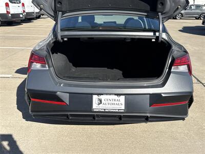 2025 Hyundai ELANTRA Limited   - Photo 12 - Dallas, TX 75252