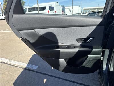2025 Hyundai ELANTRA Limited   - Photo 16 - Dallas, TX 75252
