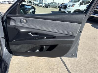 2025 Hyundai ELANTRA Limited   - Photo 17 - Dallas, TX 75252