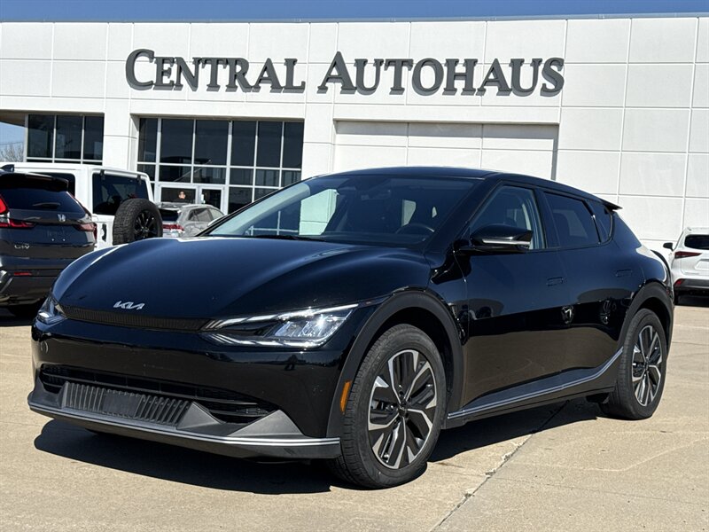 2024 Kia EV6 Light Long Range   - Photo 1 - Dallas, TX 75252