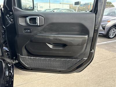 2025 Jeep Wrangler Sahara - Photo 13 - Dallas, TX 75252