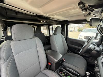 2025 Jeep Wrangler Sahara - Photo 33 - Dallas, TX 75252