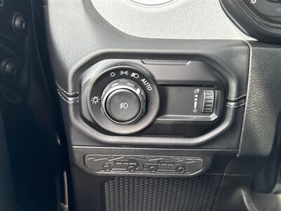 2025 Jeep Wrangler Sahara - Photo 26 - Dallas, TX 75252