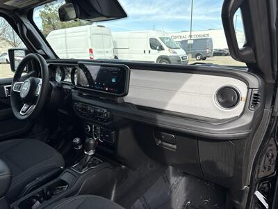 2025 Jeep Wrangler Sahara - Photo 16 - Dallas, TX 75252