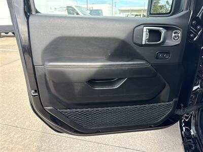 2025 Jeep Wrangler Sahara - Photo 10 - Dallas, TX 75252