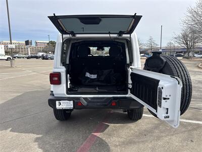 2025 Jeep Wrangler Sahara   - Photo 16 - Dallas, TX 75252