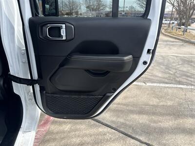 2025 Jeep Wrangler Sahara   - Photo 14 - Dallas, TX 75252