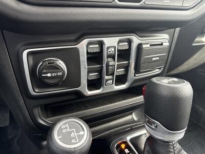 2025 Jeep Wrangler Sahara   - Photo 30 - Dallas, TX 75252