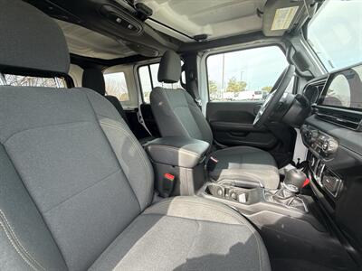 2025 Jeep Wrangler Sahara   - Photo 35 - Dallas, TX 75252