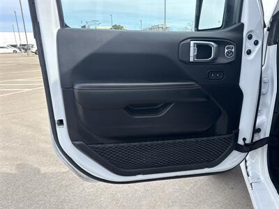 2025 Jeep Wrangler Sahara   - Photo 11 - Dallas, TX 75252