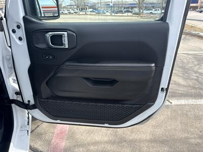 2025 Jeep Wrangler Sahara   - Photo 15 - Dallas, TX 75252