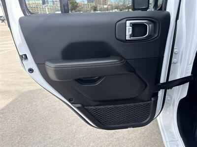 2025 Jeep Wrangler Sahara   - Photo 13 - Dallas, TX 75252