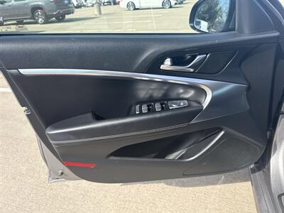2025 Genesis G70 2.5T Standard - Photo 11 - Dallas, TX 75252