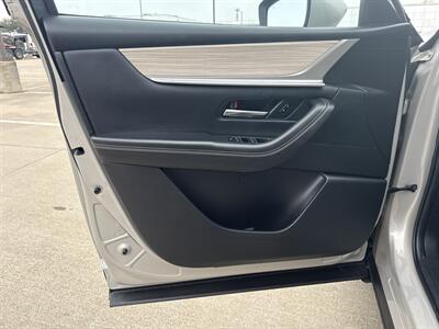 2024 Mazda CX-90 Plug-in Hybrid Preferred   - Photo 13 - Dallas, TX 75252