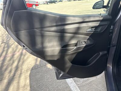 2023 Chevrolet Bolt EUV LT - Photo 12 - Dallas, TX 75252